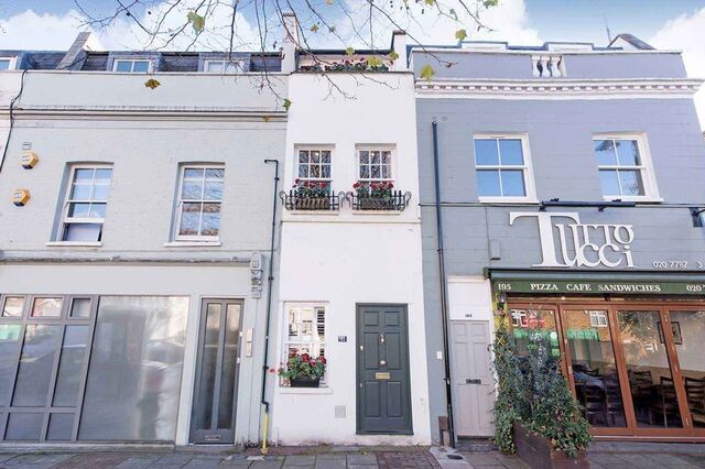 Famosa casa de 2,31 metros de largura em Londres está à venda