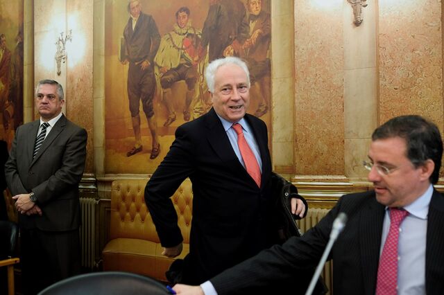 Carlos Costa avisa Governo que nova supervisão não pode ir contra União Europeia