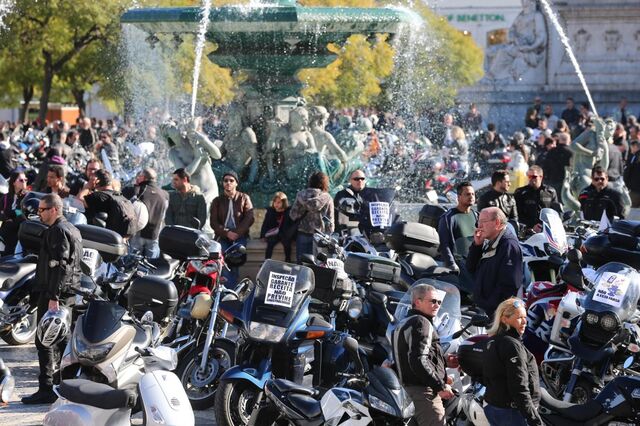 As imagens do protesto de milhares de motociclistas em várias cidades do país