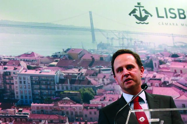 Governo confirma: Senhorios obrigados a corrigir IRS por causa da taxa da protecção civil