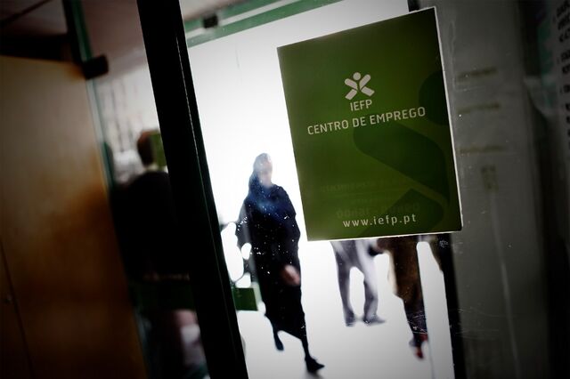 Redução do desemprego está a abrandar 