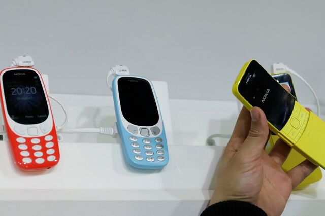 Um terço dos consumidores guarda telemóveis antigos em casa