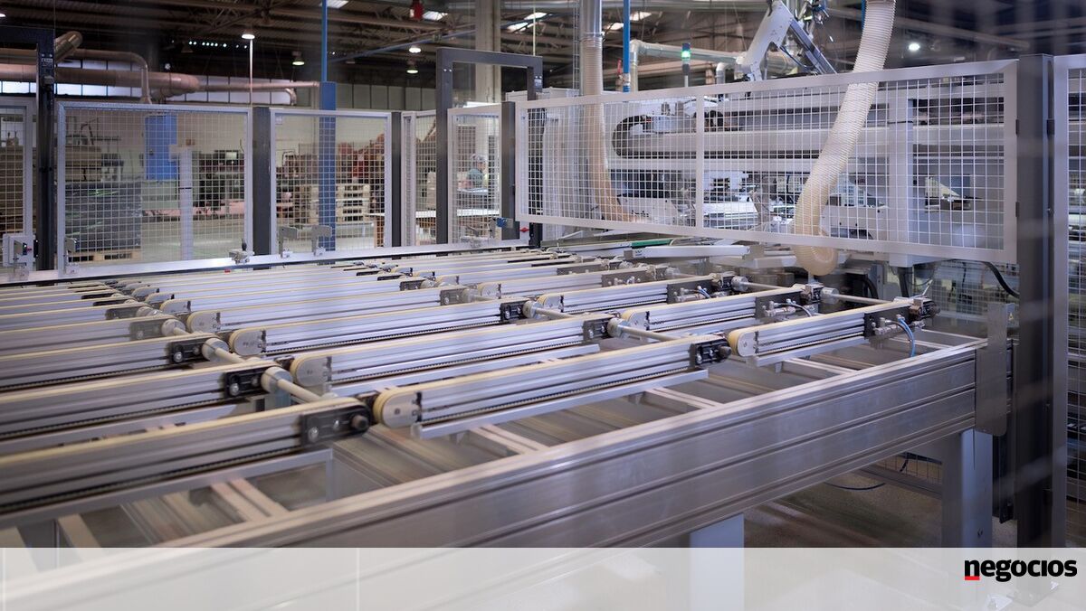 Sonae Indústria fecha fábrica e despede 43 trabalhadores da Movelpartes em Paredes – Indústria Sonae Indústria fecha fábrica e despede 43 trabalhadores da Movelpartes em Paredes – Indústria