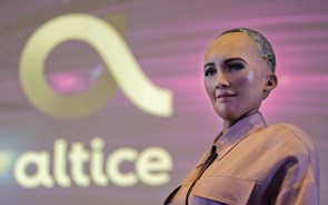 Altice contrata robô Sophia para campanha e lança nova box