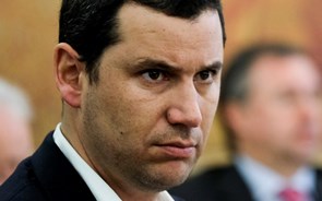 Galamba critica posição de Centeno sobre resgate à Grécia