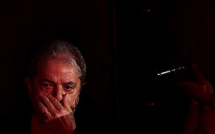 Supremo Tribunal do Brasil adia julgamento e impede Lula de ser preso até ao veredicto final
