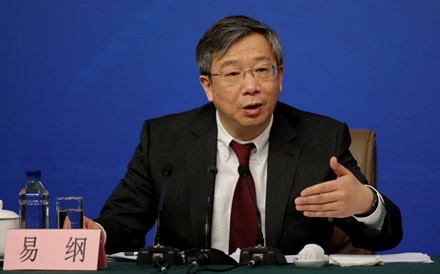 Banco central chinês alivia requisitos de capital dos bancos para estimular a economia