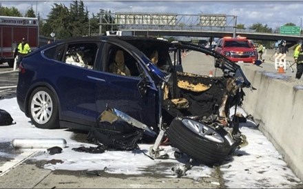 Assistente de condução da Tesla estava activado no acidente fatal na Califórnia