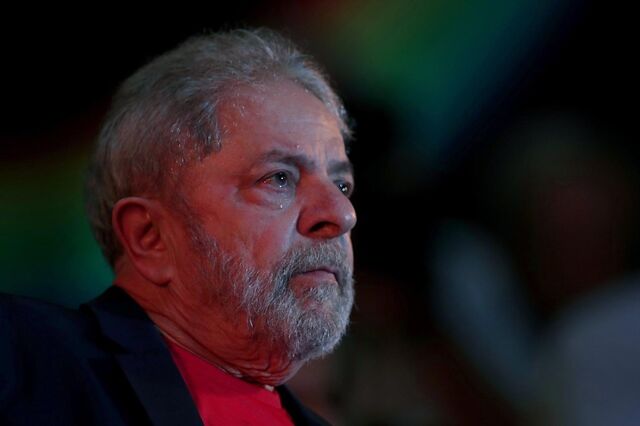 Lula só se entrega depois de missa em honra da mulher. Marisa faleceu há um ano