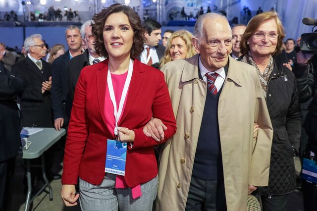 CDS-PP: Adriano Moreira feliz com 'renascimento do partido e da direcção'