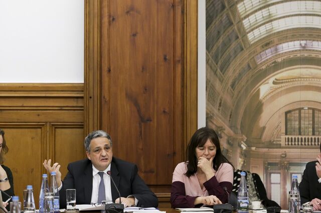 Fusões assustam liderança da Caixa