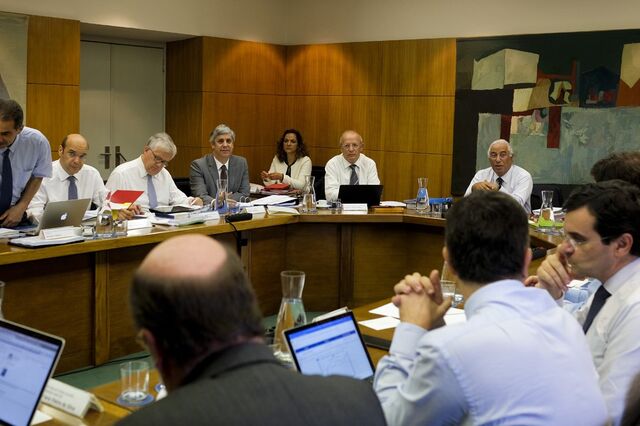Governo limita benefícios fiscais à banca estrangeira