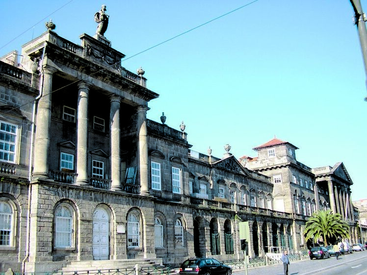Hospital de Santo António, onde deram entrada quatro adolescentes