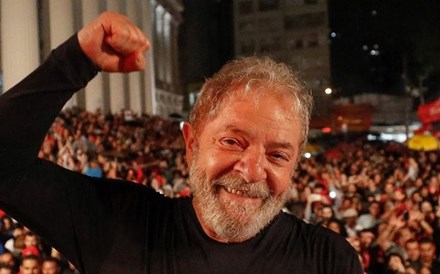 Lula quer cartas de amigos e Dilma divulga endereço da prisão