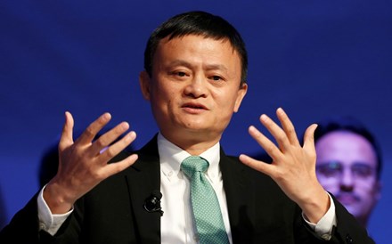 Alibaba vai para a bolsa de Hong Kong em altura de tumultos