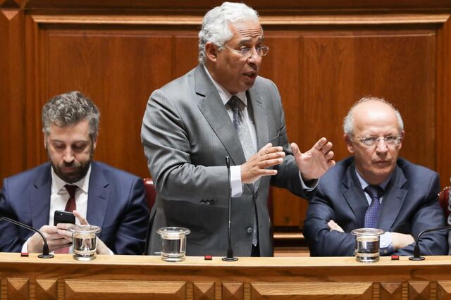António Costa defende défice à esquerda e à direita