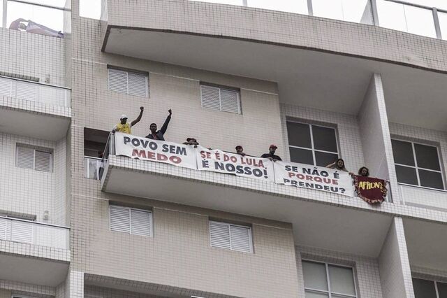Movimento dos Sem Tecto ocupa apartamento que levou à prisão de Lula