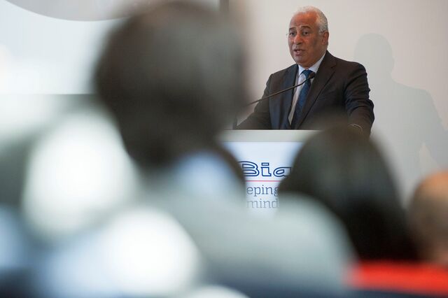Costa sublinha que 'projecções optimistas' do FMI não se devem 'aos astros'