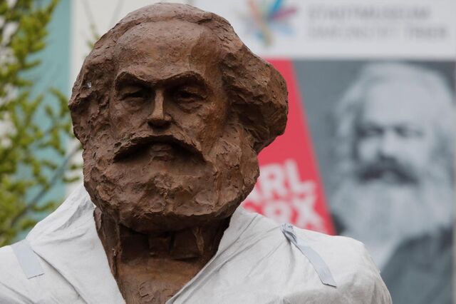 Terra natal de Marx emite notas de 0 euros com face do pai do comunismo