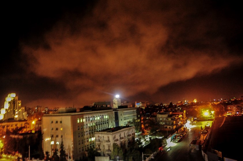 A cidade de Damasco durante a noite dos ataques