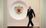 Paragrafino Pescada inquire: o que tem o Pipy de Cristina a ver com as velas de Putin? 