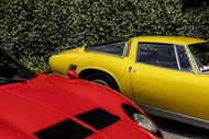 Um  Lamborghini Miura 400 SV de 1971 e um Iso Grifo GL 350 de 1967 