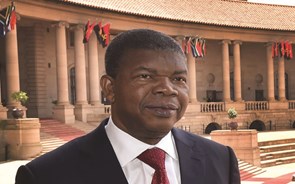Presidente angolano ‘mexeu’ em obras de 21 mil milhões de dólares de Eduardo dos Santos