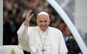 Papa visita crianças ucranianas internadas em hospital gerido pelo Vaticano