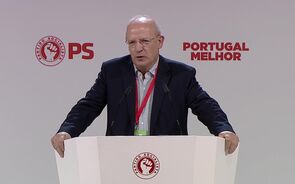 Santos Silva responde a Pedro Nuno e rejeita 'retirar autonomia ao PS'
