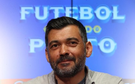 Sérgio Conceição renova com o FC Porto por mais uma época