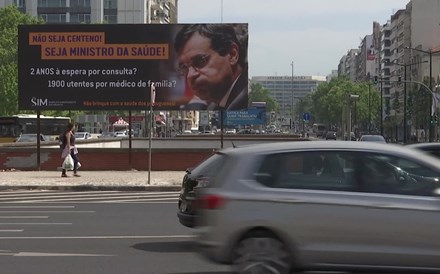 Sindicato põe cartazes em Lisboa a pedir ao ministro da Saúde para que 'não seja Centeno'