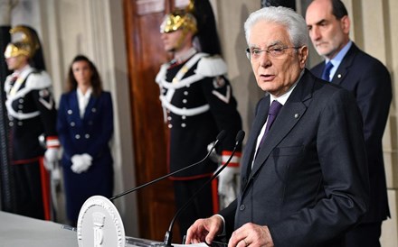 Mattarella dá 24 horas para evitar governo técnico em Itália