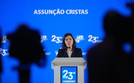 Cristas diz que acção do Governo é um 'logro permanente'