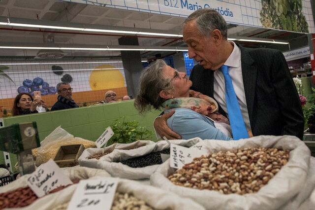'C’est La Vie'. Marcelo prega ao futuro no mercado temporário do Bolhão