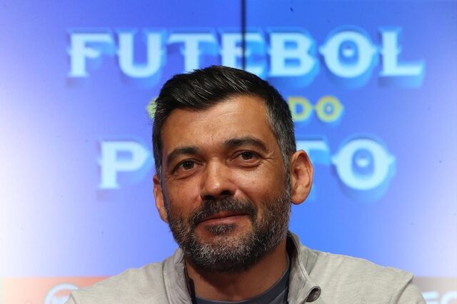 Sérgio Conceição renova com o FC Porto por mais uma época