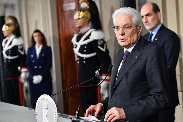 Mattarella dá 24 horas para evitar governo técnico em Itália