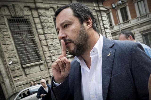 Bruxelas avisa Di Maio e Salvini: regras orçamentais são para cumprir