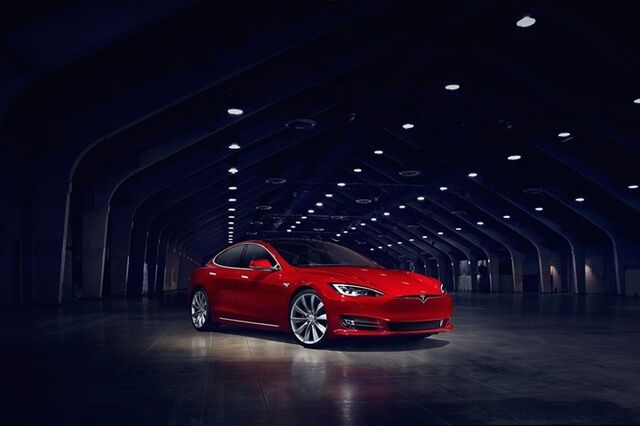 Tesla anuncia prejuízos acima do esperado mas receitas atingem máximo de sempre