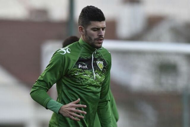 Joãozinho nega ter sido aliciado pelo Sporting