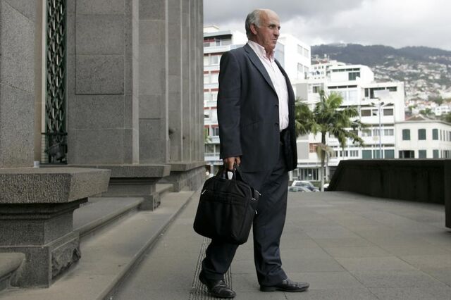 Deputado José Manuel Coelho condenado a ano e meio de prisão domiciliária