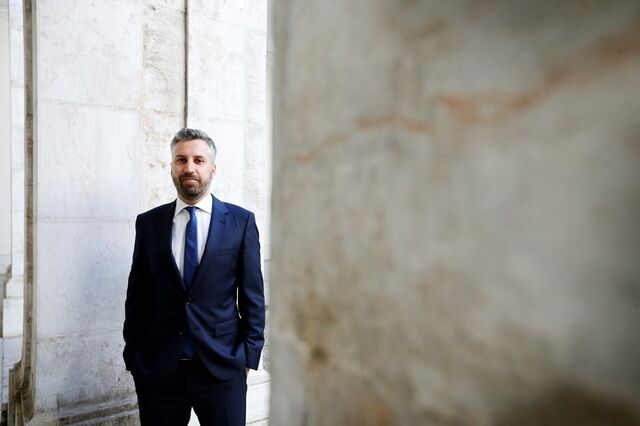 Taxa sobre renováveis 'não é assunto encerrado', afirma Pedro Nuno Santos