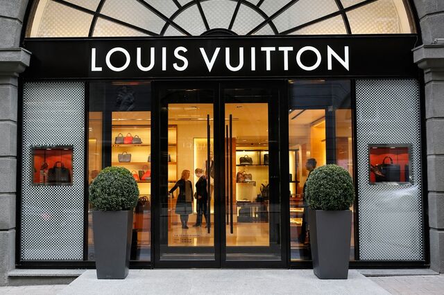 Ano e meio depois, LVMH volta ao trono de mais valiosa da Europa 