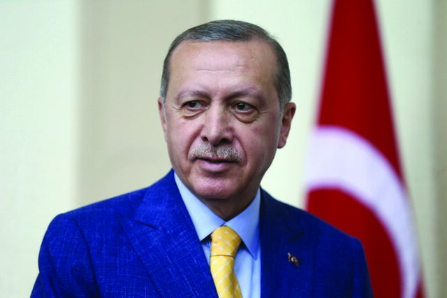 Erdogan substitui governador do banco central por se recusar a descer juros