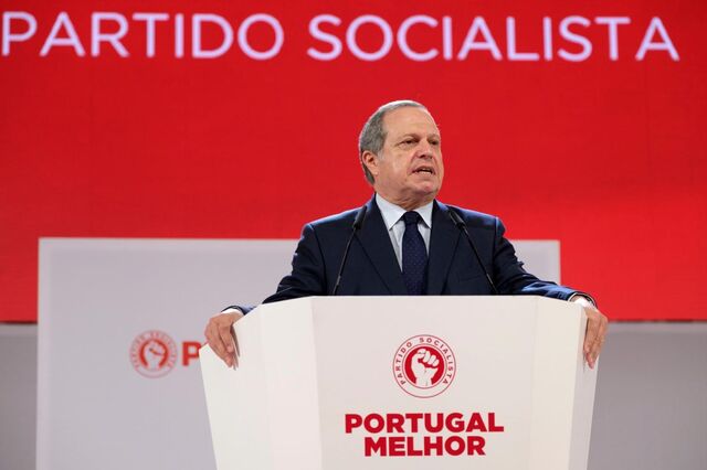 Carlos César: 'Todos anseiam' pelo fim do mandato de Carlos Costa   