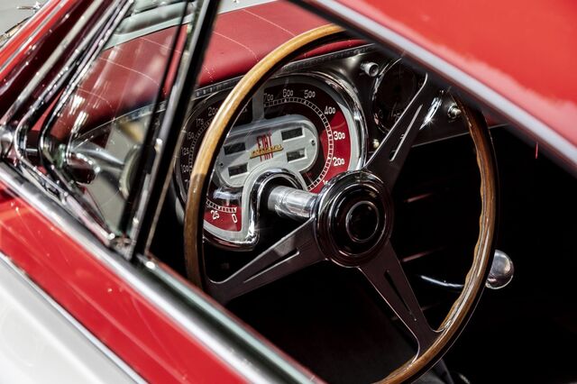 Carros mais raros do mundo em competição em Itália
