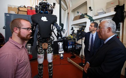 Costa lança programa MIT Portugal até 2030 virado para a inteligência artificial