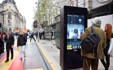 Tablets gigantes da Tomi chegam a Santiago do Chile