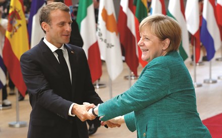 Macron e Merkel defendem 'posição europeia coordenada' sobre eventuais sanções à Arábia