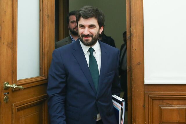 Ministro confirma que tempo de serviço docente congelado não vai ser contado