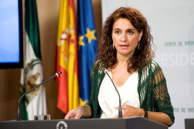 Sánchez escolhe médica-cirurgiã para operar as Finanças espanholas